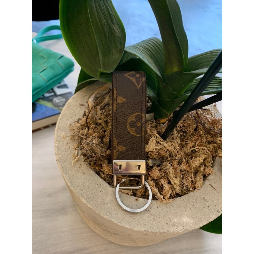 👛 Repurposed Auth Key holder/ key fob 4"